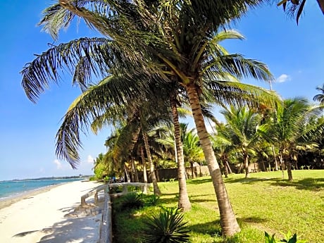 Oceanic Bay Hotel and Resort