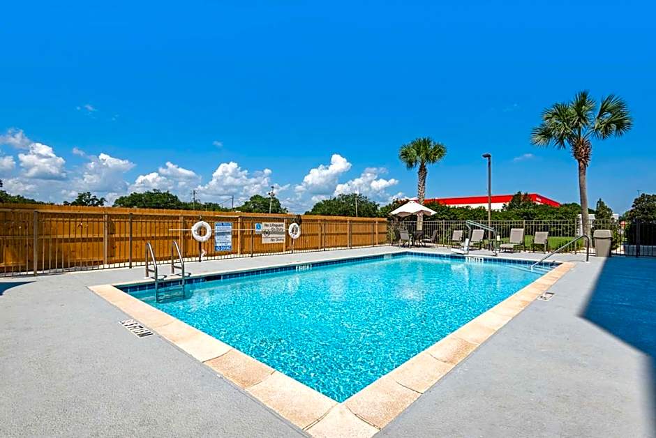 Hampton Inn By Hilton & Suites Pensacola I-10 N At University Town Plaza