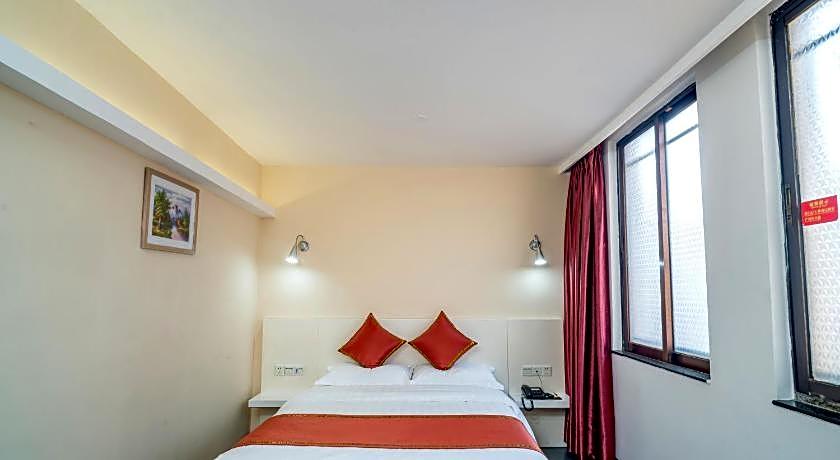 Ln White House Hotel