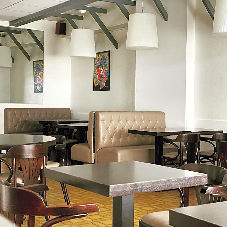 Hotel Le Midi Clermont-Cournon