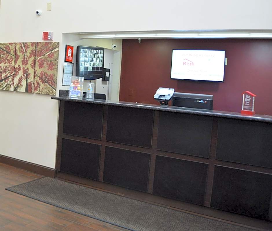 Red Roof PLUS+ & Suites Chattanooga - Downtown