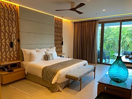 Preferred Club Dreams Suite Tropical View Swim Out