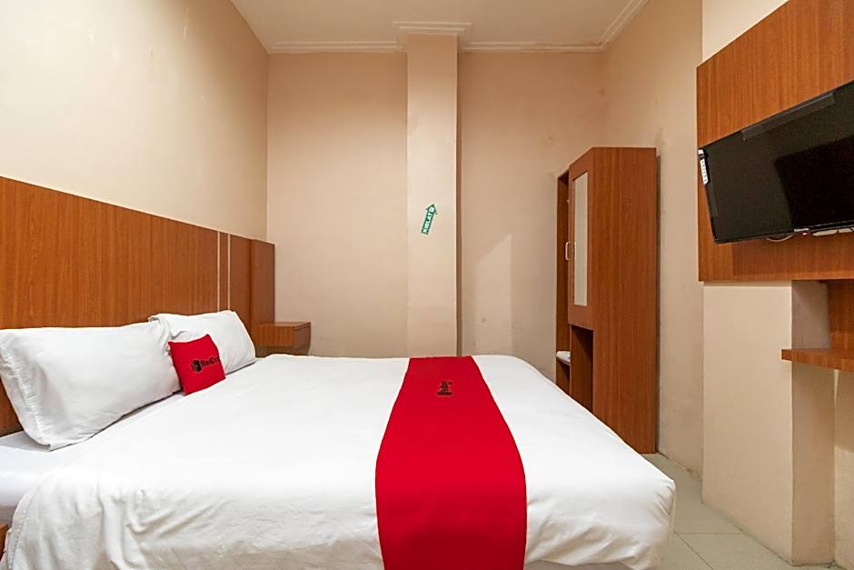 RedDoorz Syariah near RS Mata Padang