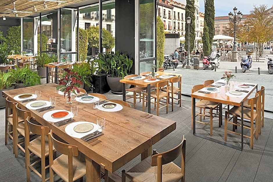 ME Madrid Reina Victoria