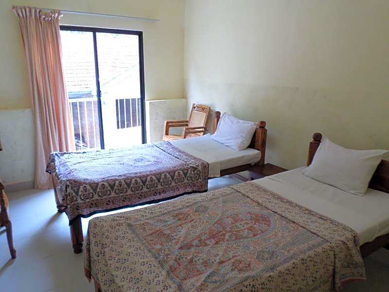 Majestic Tourist Hotel