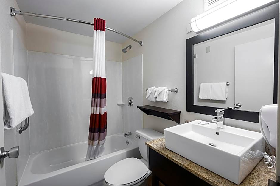 Red Roof PLUS+ Boston - Woburn/Burlington