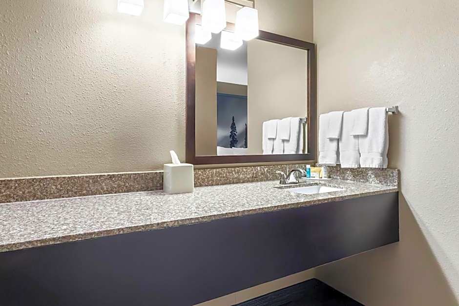 Super 8 by Wyndham Prince Albert