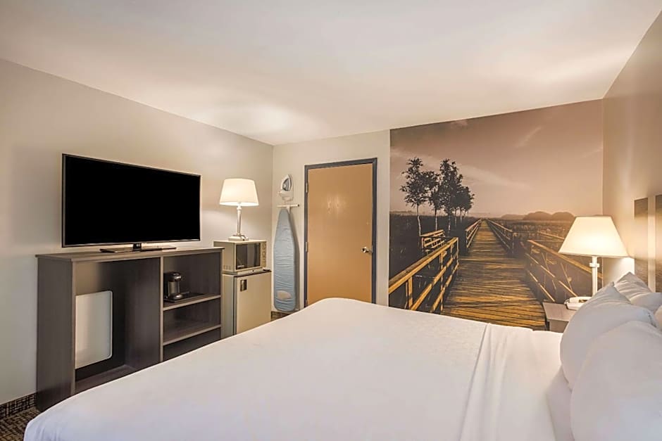 Clarion Pointe Forsyth I-75