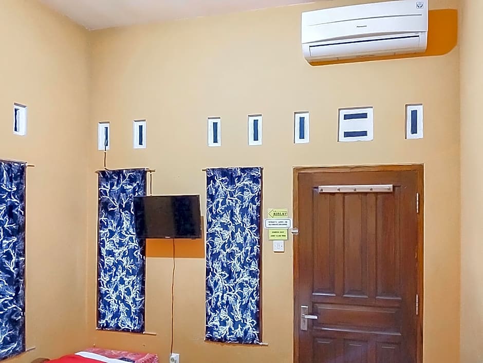 RedDoorz @ Rita Guesthouse Pangandaran