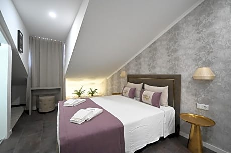 Double Room with Private Bathroom - Fourth Floor