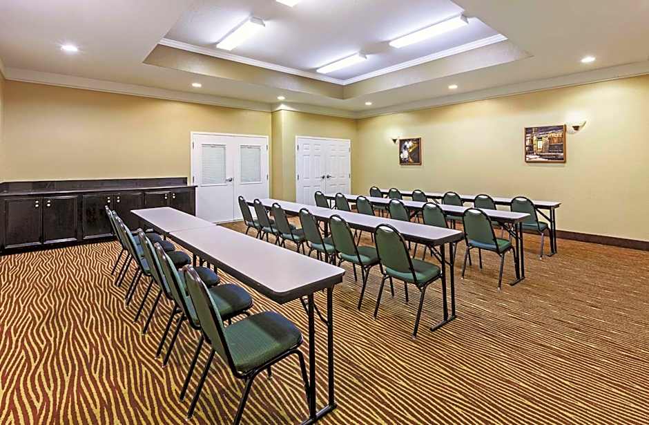 La Quinta Inn & Suites by Wyndham Pearland