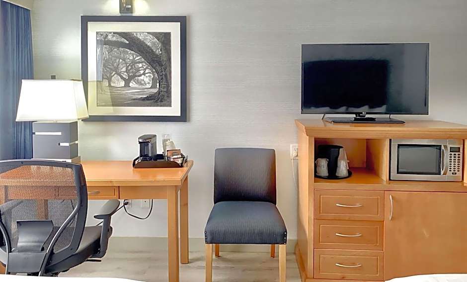 Best Western Plus Regency Inn and Conference Centre