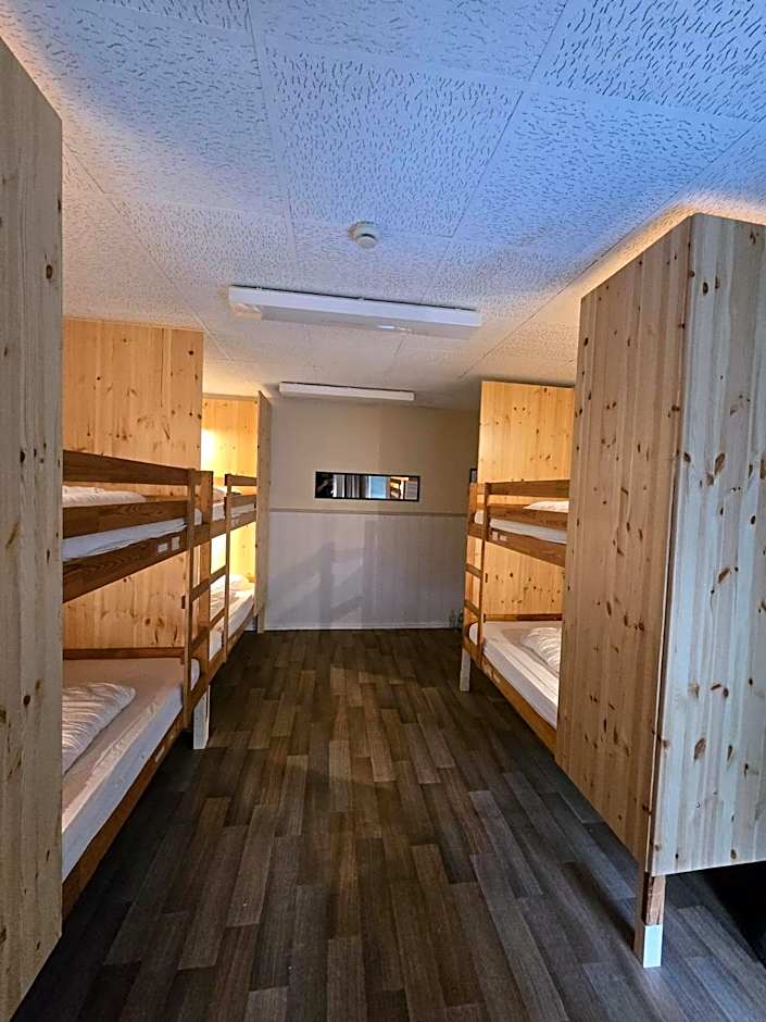 Max Hostel