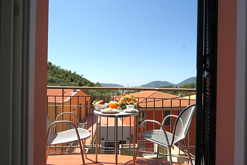 Baia Blu RTA Residence