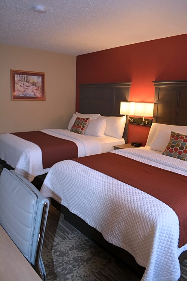 Super 8 by Wyndham Grand Rapids