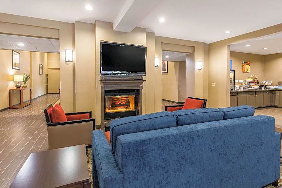 Comfort Inn & Suites IAH Bush Airport – East – Humble, TX