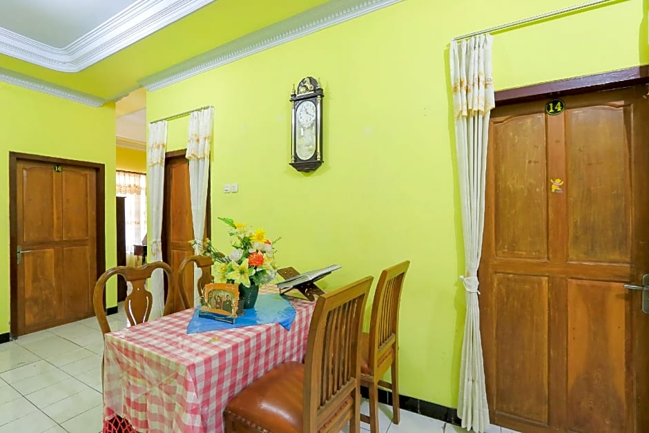 OYO 2440 Wallet Family Residence Syariah