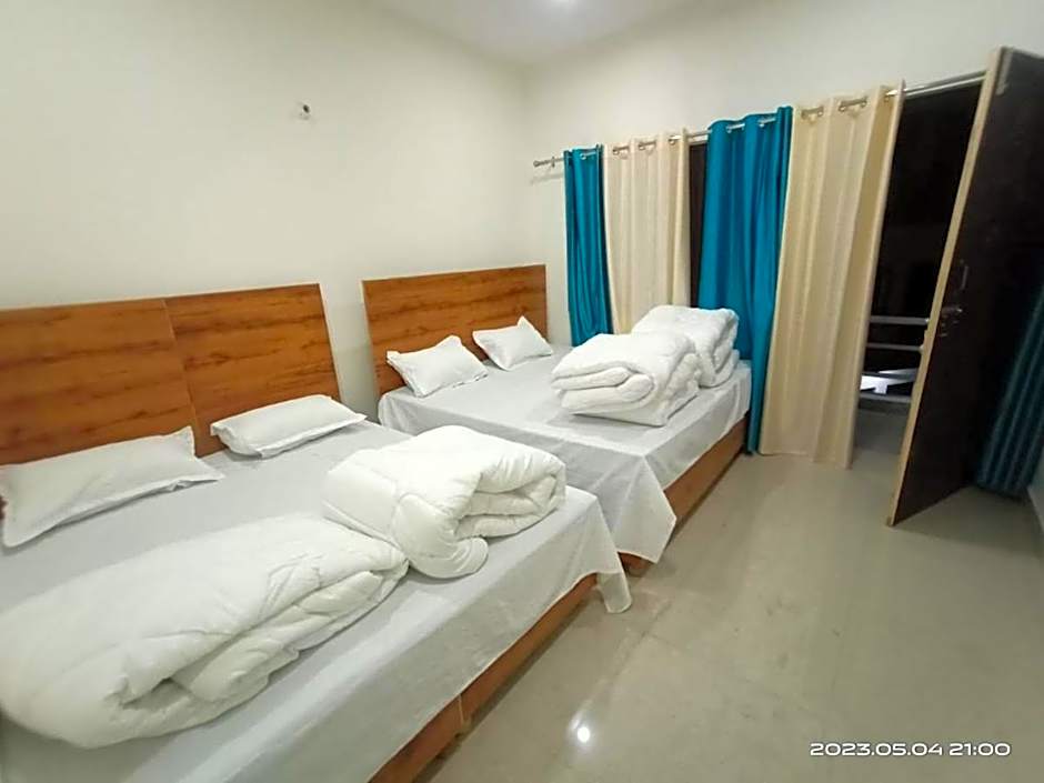 Photo 1 of 5 of Quadruple Room with Private Bathroom