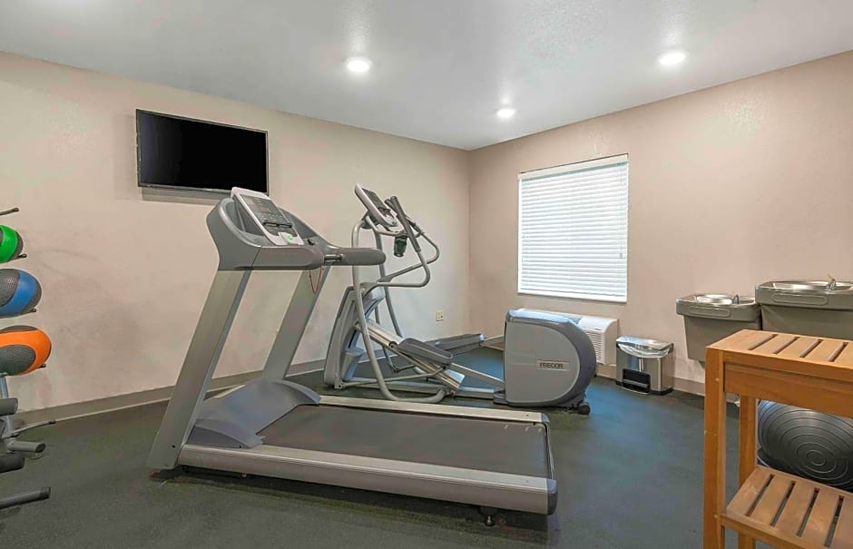 Extended Stay America Select Suites - Louisville - Airport