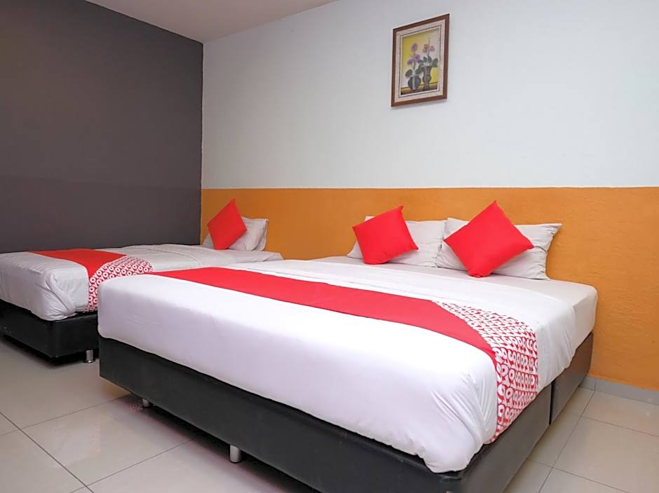 Hotel De' Tees, Masai Utama