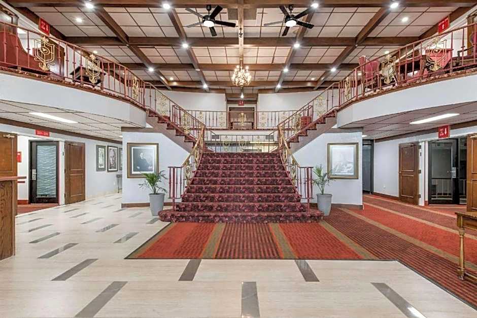 Econo Lodge Truman Inn