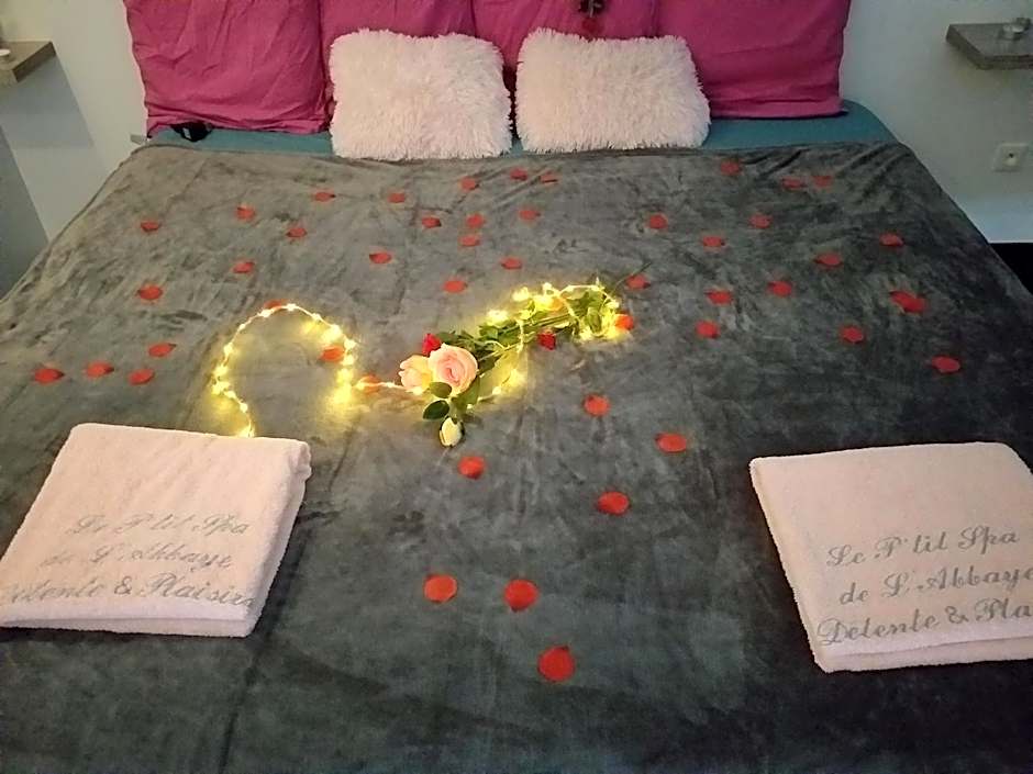 Le Ptit Spa de L'Abbaye Suite love et Spa privé
