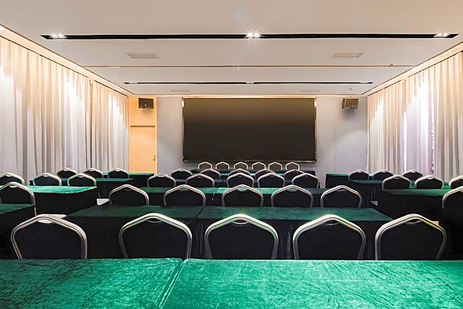 Lavande Hotel Yueyang County Fuya