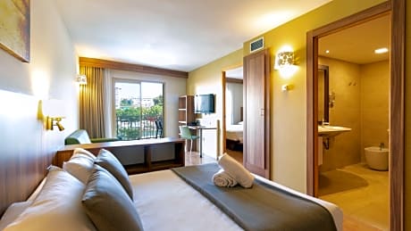 Family Suite with Pool View (2 Adults + 2 Children)