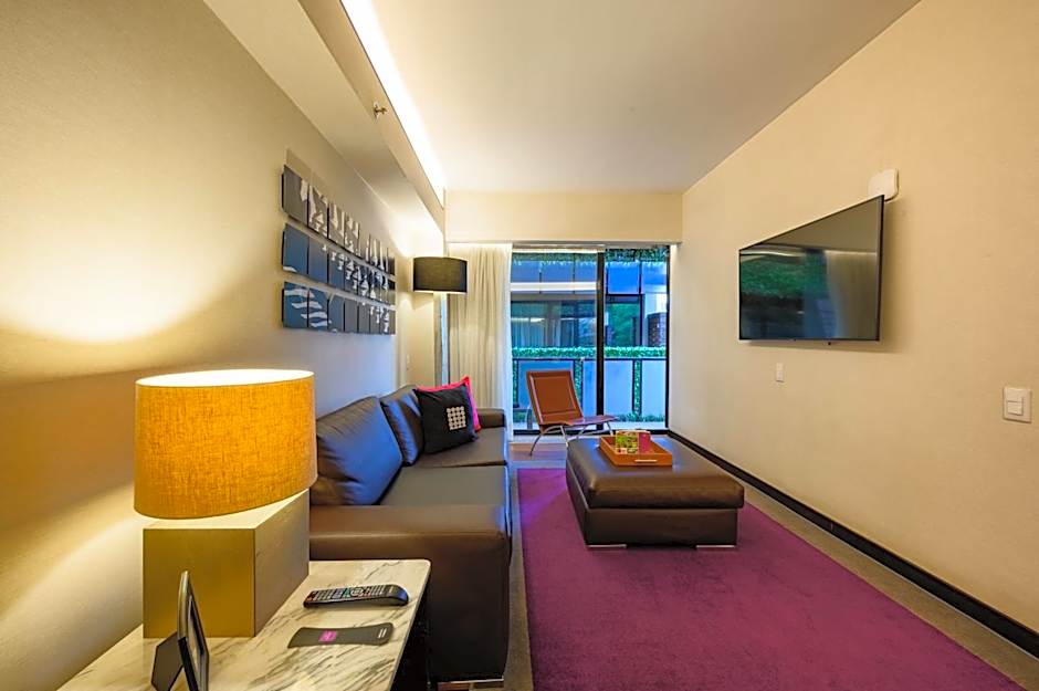 Las Suites Campos Eliseos