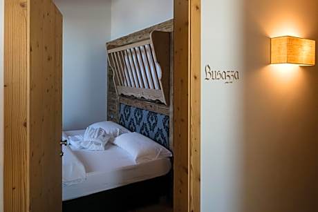 Double or Twin Room with Mountain View