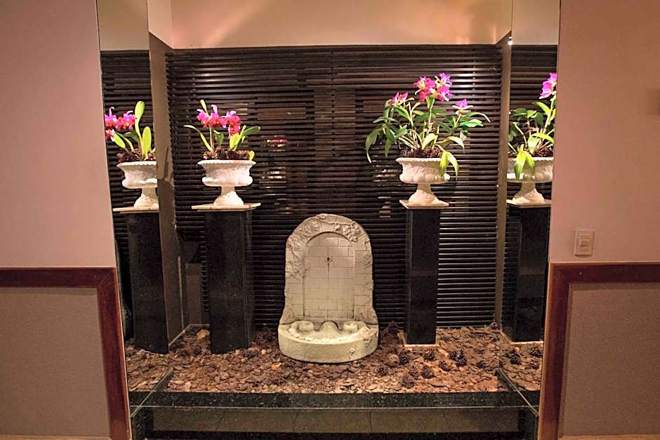 Las Ventanas Suites Hotel