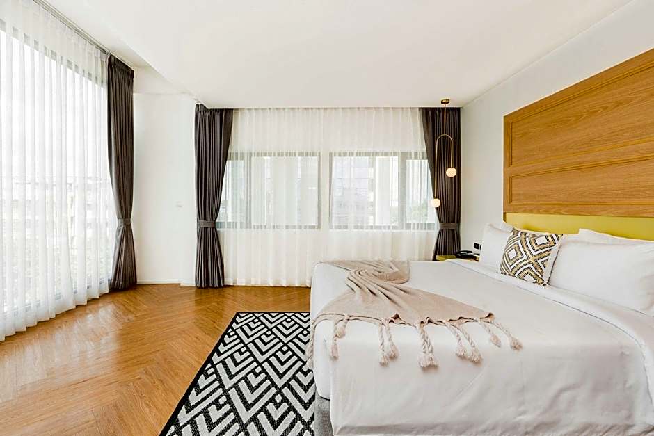 SCENE Bangkoknoi hotel (SHA Extra Plus)