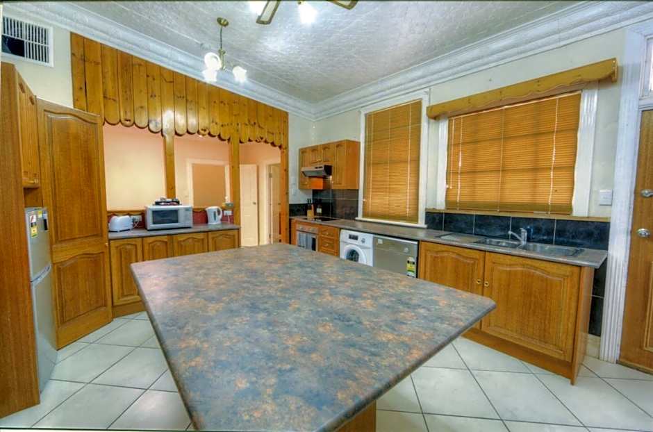 The Lodge Outback Motel