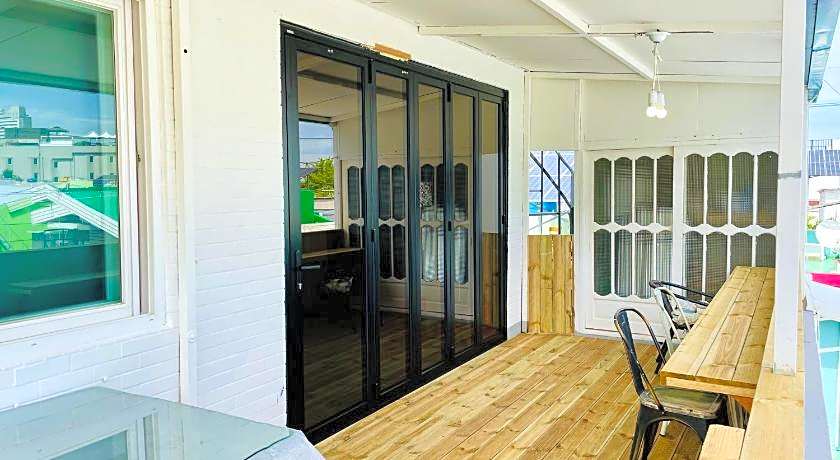 Backpackers In Yeosu