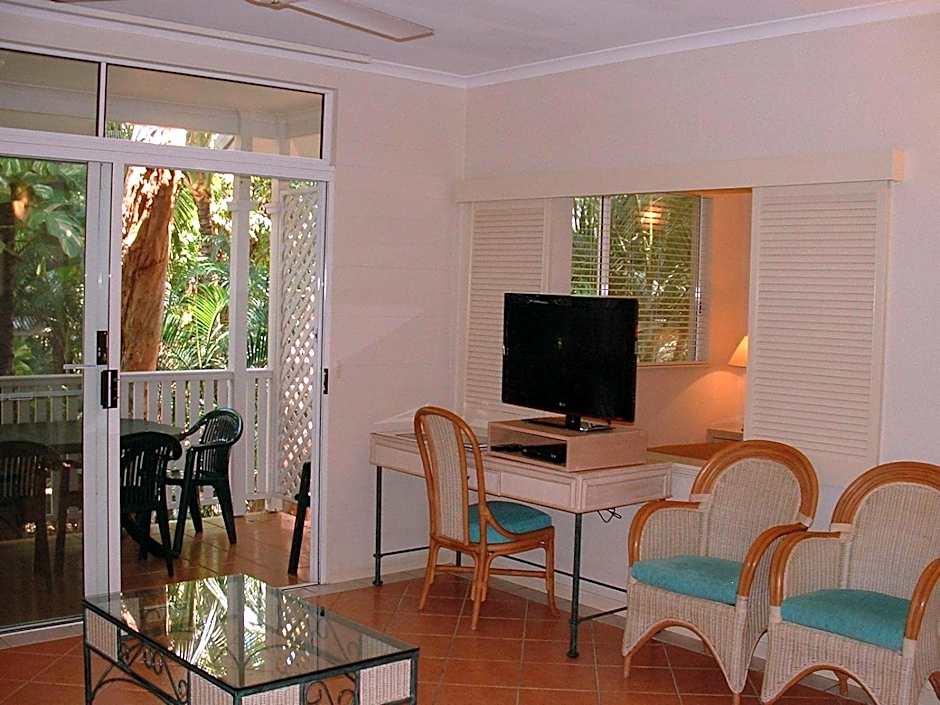 Palm Cove Tropic Apartments