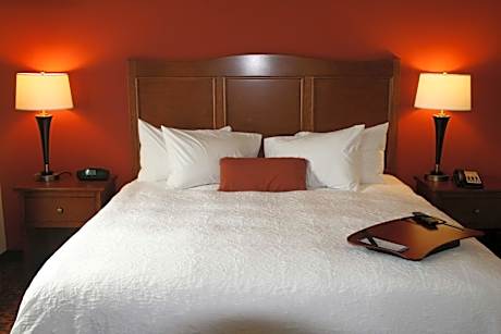 King Studio with Spa Bath - Non-Smoking