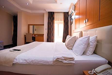 Standard Deluxe Room