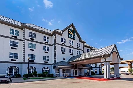 Quality Inn & Suites I-35 E/Walnut Hill