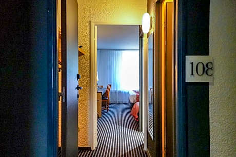 Superior Triple Room with 3 Single Beds