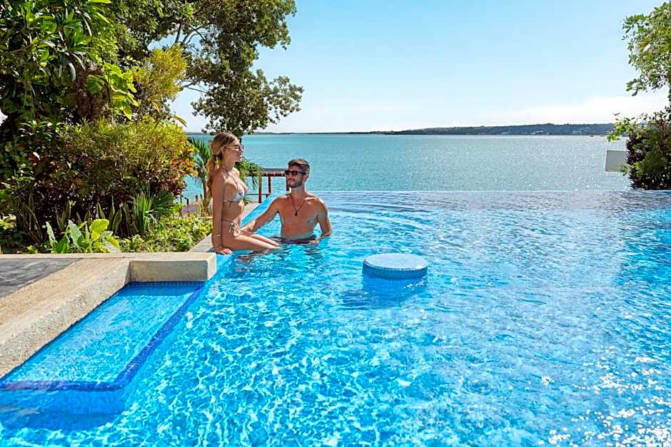 Cristalino Lagoon Front Hotel, Restaurant & Spa