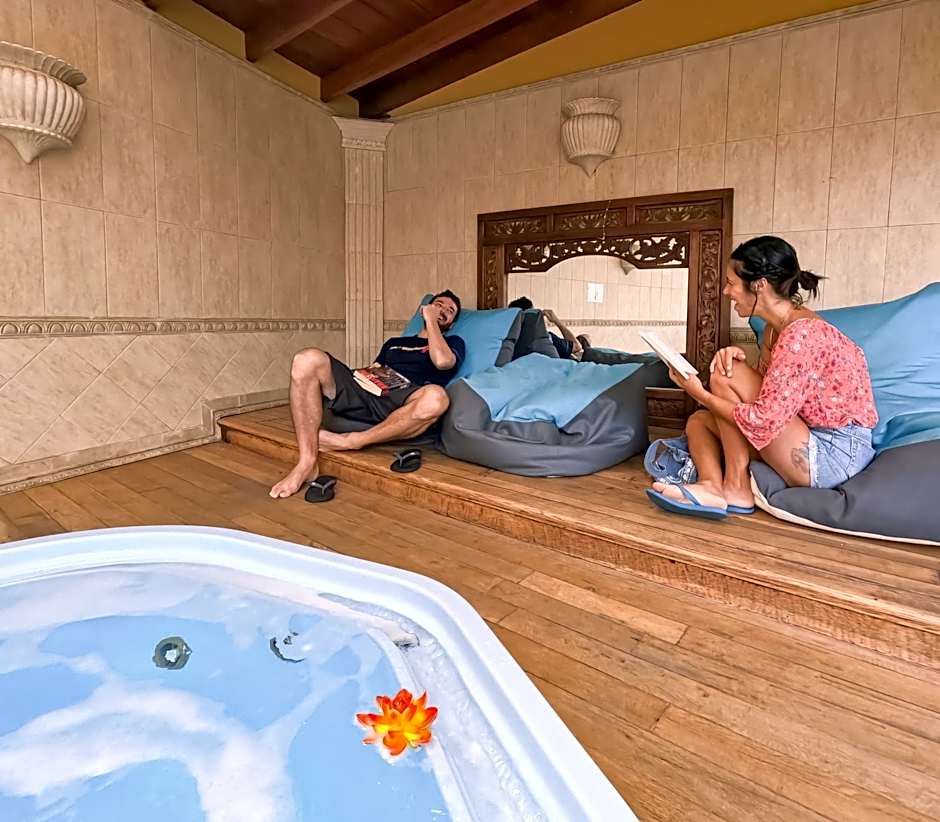 Duque Nest Hostel