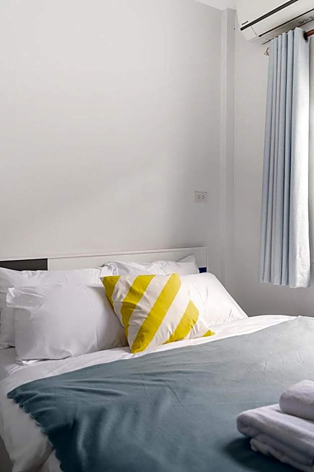 MIQ HK111-4BR Home Ratchada-Huaykwang 14PAX