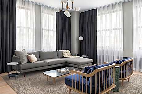 Woodlark Suite, 1 Bedroom Suite, 1 King, City view