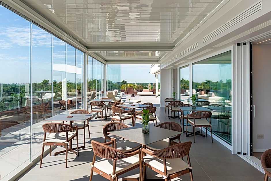 Helios Hotel & Restaurant