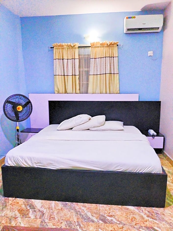 Lacoms Hotels and Suites