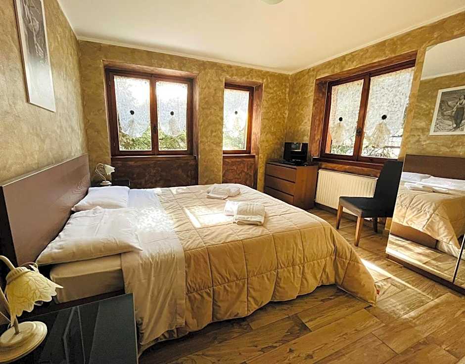 San Luigi - Rooms & Apartments