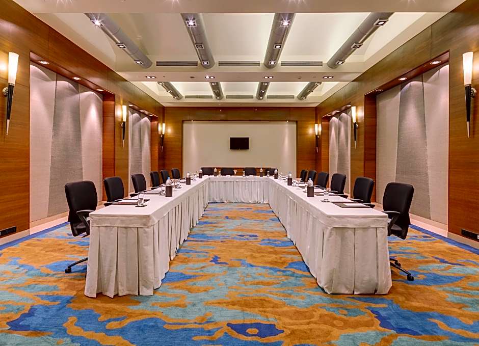 Balaji Sarovar Premiere