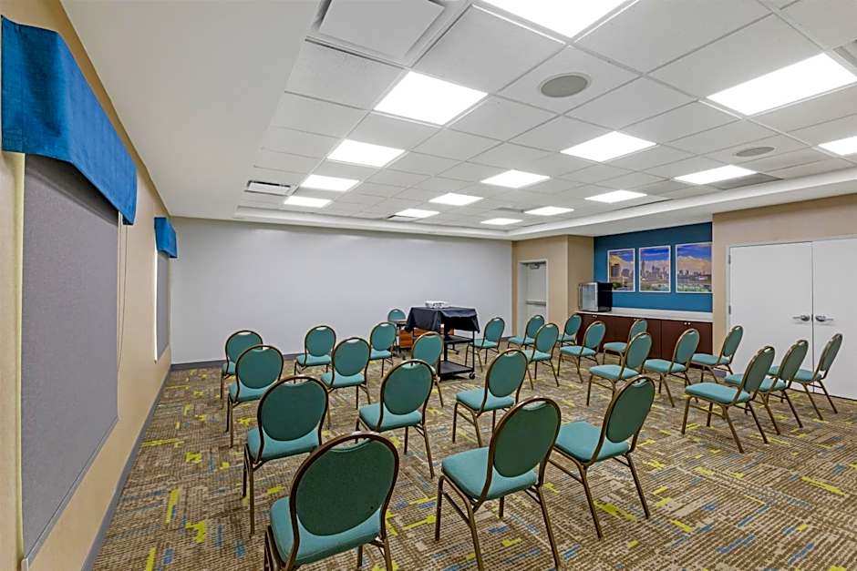 Hampton Inn & Suites Atlanta Airport West/Camp Creek Parkway