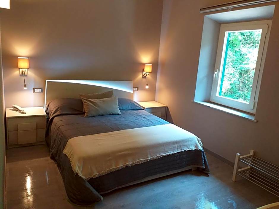 Hotel Monti
