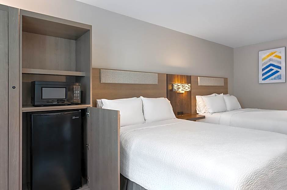 Holiday Inn Express And Suites Bronx NYC By IHG